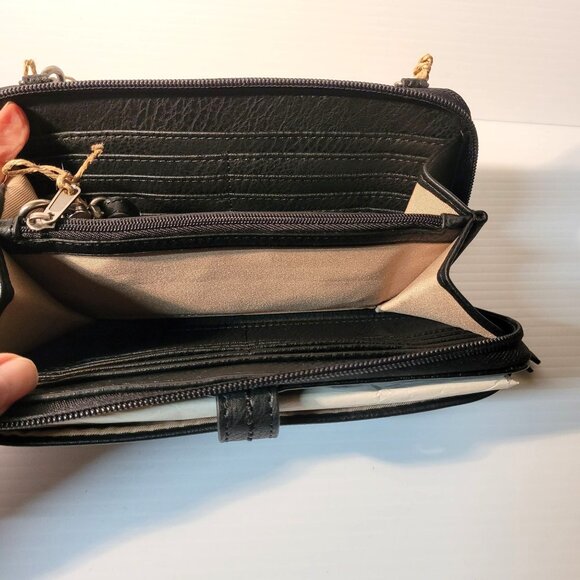 The Sak Iris Large Smartphone Black Embossed Crossbody Straps Leather 107467 New - Picture 4 of 6